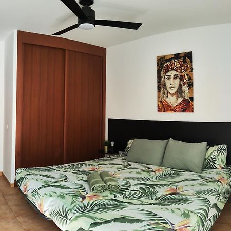 Tres Islas Apartment - 70 M2 Private Terrace Corralejo Bagian luar foto
