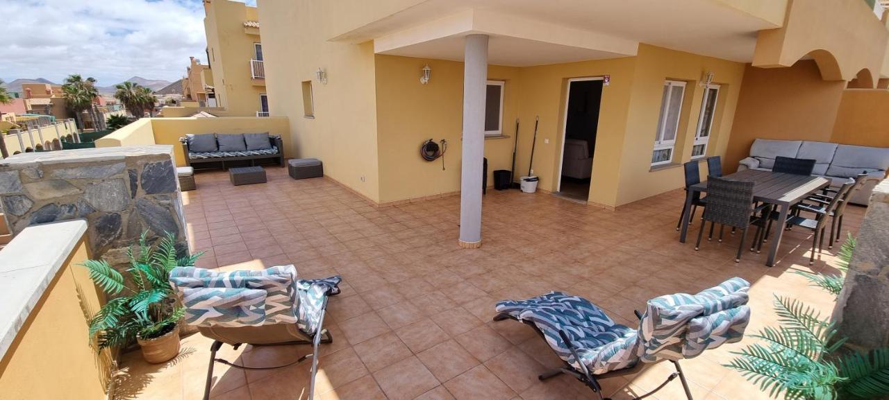 Tres Islas Apartment - 70 M2 Private Terrace Corralejo Bagian luar foto